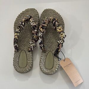 ILSE JACOBSEN Women's Sandals size 9 NWT comes in waterproof dust bag